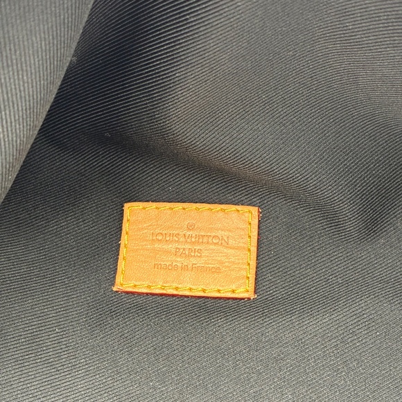 Louis Vuitton Bumbag - Picture 15 of 16